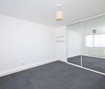 Cotswold Court, Horsham, RH13 - Photo 5