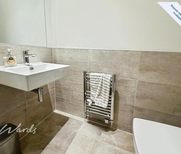 4 bedroom semi-detached house to rent - Photo 4