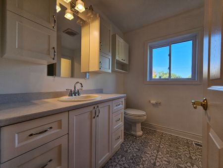 For Lease - 415 Hill Street, Centre Wellington, Ontario - Photo 3