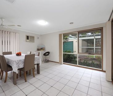 Beautiful Family Home in Prime Rowville Location! - Photo 3