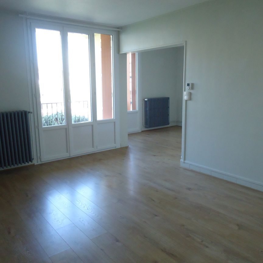 Location Appartement 5 pièces 74m² NEVERS 58000 - Photo 1