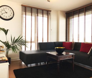 2 Bed Flat, Barge Walk, SE10 - Photo 2