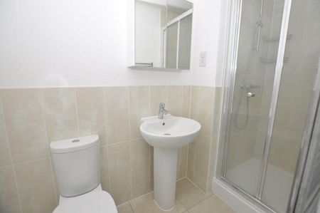 3 bedroom semi-detached house to rent - Photo 4