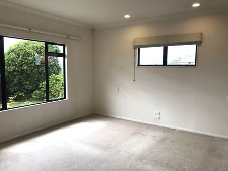 This is a stunning executive home, welcomed through the entrance way to the open dining or family, the large kitchen, with bifold doors that take you through to your own private patio with a stunning view. - Photo 5