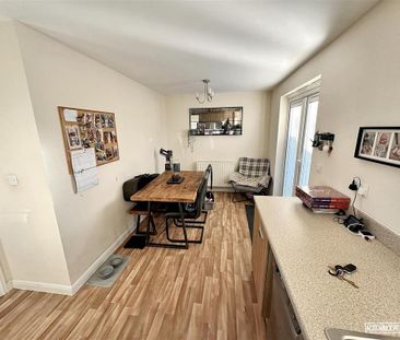 3 bedroom detached house to rent - Photo 2