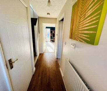 Lee Meadowe, Warwick, CV34 - Photo 3