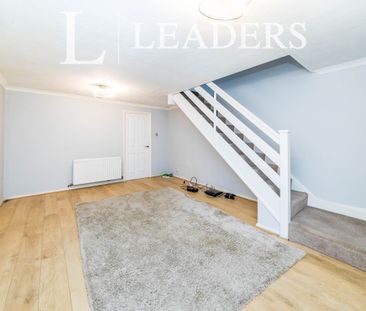 2 bedroom house to rent The Dell, East Grinstead, RH19 - Photo 6