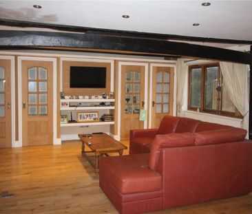 4 bedroom detached house to rent - Photo 2