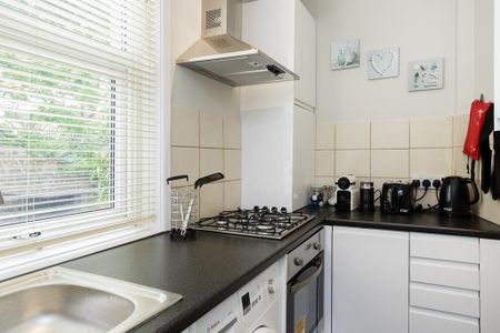 2 bedroom flat to rent - Photo 5