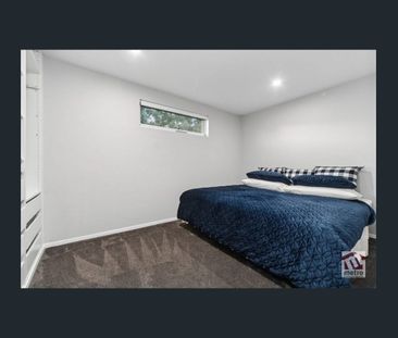 SEAMLESS INDOOR - OUTDOOR LIVING! - Photo 5