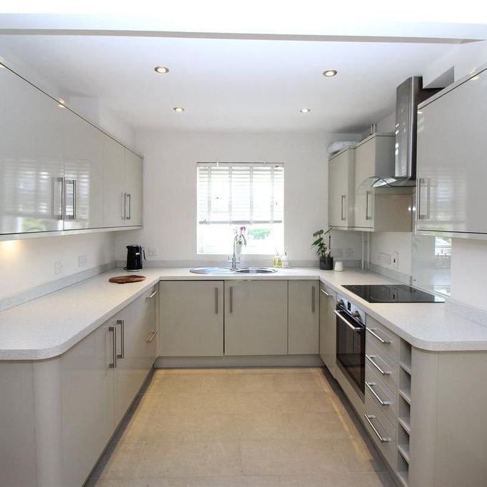 3 bedroom end of terrace house to rent - Photo 1