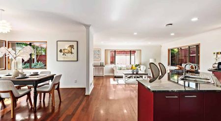 5 Bedroom 3 Bathroom in Dannemora - Photo 3