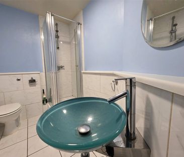 Sprinkwell, 1 Bradford Road, Dewsbury, West Yorkshire, WF13 - Photo 3