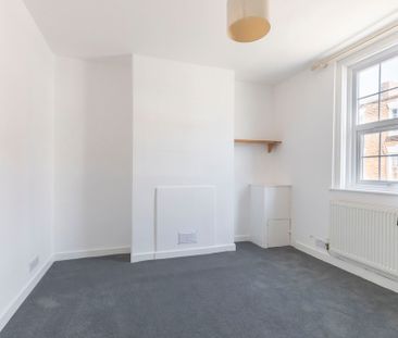 Albert Street, GL50 4HS - Photo 2