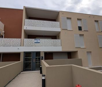 Location Appartement 3 pièces 65m² ISTRES 13800 - Photo 2