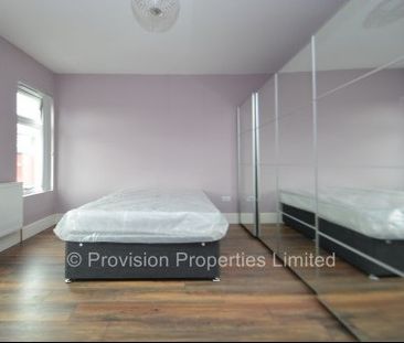 2 Bedroom Properties in Hyde Park - Photo 5