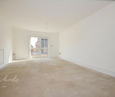 4 bedroom semi-detached house to rent - Photo 1