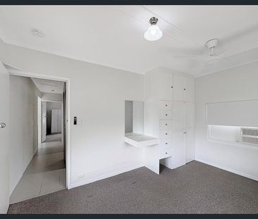 Charming 3-Bedroom Home - Photo 5