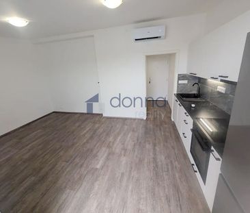 Pronájem bytu 1+kk 25 m² - Fotografie 4