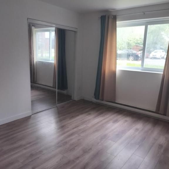 2 CH - 1 SDB - Longueuil - $1,250 /mo - Photo 1