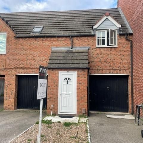 2 bedroom coach house to rent - Photo 1