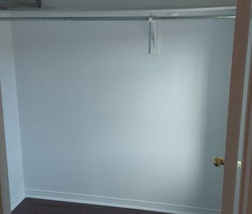 For Lease - 3413 Angel Pass Drive, Mississauga, Ontario - Photo 3