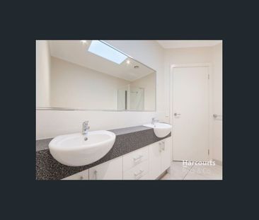 2 Rialton Rise, South Morang, Vic 3752 - Photo 4