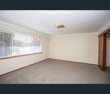 36 Kenneth St, High Wycombe, WA 6057 - Photo 4