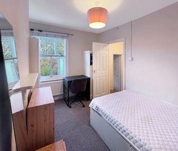 1 bedroom in a house share to rent - Photo 3