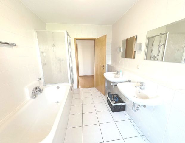 Trier-Tarforst-Lichtdurchflutete 3-Zimmer-Erdgeschoss-Wohnung mit Balkon, Keller und Tiefgaragenstellplatz - Photo 1