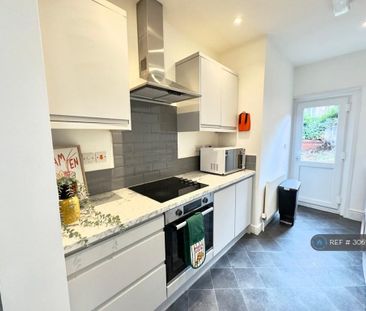 1 bedroom in a house share to rent - Photo 6