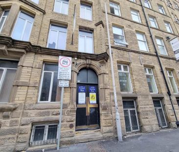 1 bedroom in a flat share to rent - Photo 3