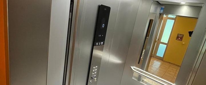 Modernisierte 2,5-Zimmer-Wohnung mit Balkon, neuem Bad undLaminat - Foto 1