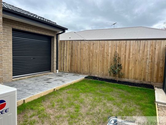1 / 6 Thomas Street, Pakenham - Photo 1
