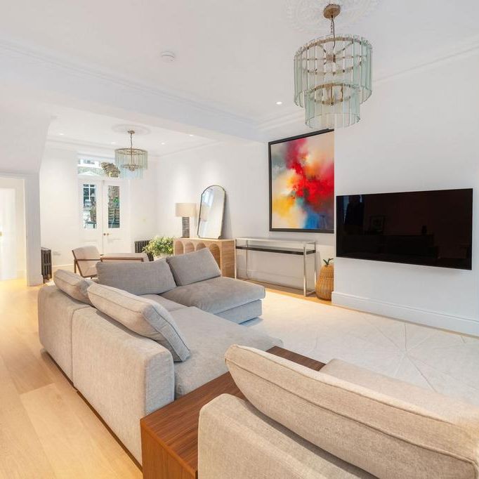 4 bedroom end of terrace house to rent - Photo 1