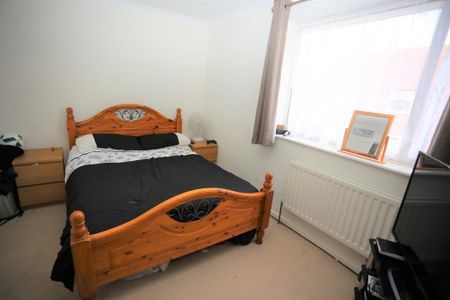2 bedroom semi-detached house to rent - Photo 3