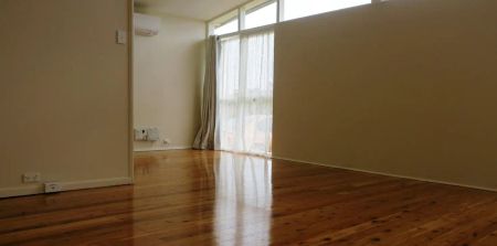 “LOW MAINTENANCE 4 BEDROOM FAMILY HOME LOCATED IN SEVEN HILLS” - Photo 2