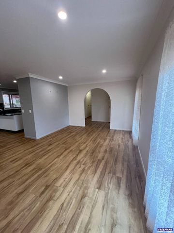 Lovely Established Home on 1,332 m² Allotment - Photo 2