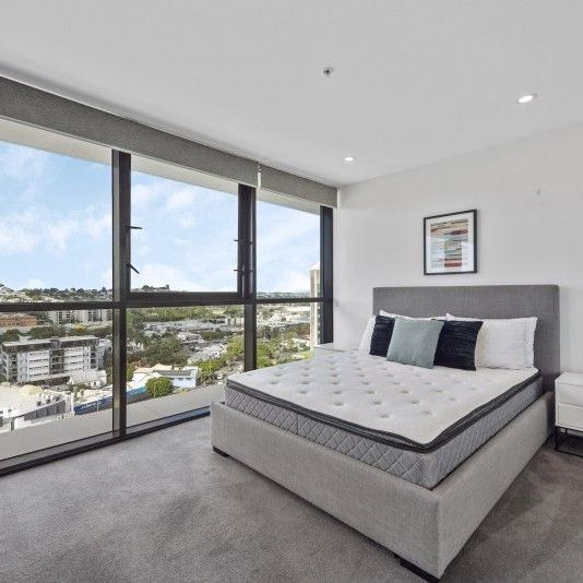 FURNISHED APARTMENT 1 BED, 1 BATH ON 50 HUDSON ROAD ALBION QLD 4010 - Photo 1