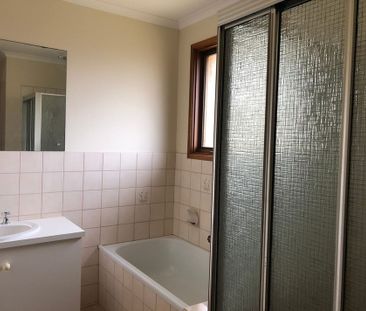 Modern Unit Living in Hoppers Crossing – $390 per week - Photo 5