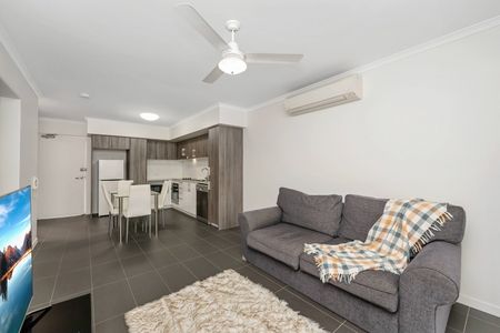 FURNISHED MODERN GROUND FLOOR UNIT - CLOSE TO JCU & TSV HOSPITAL - Photo 2