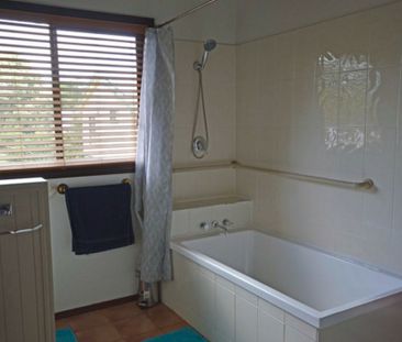 Warm and Cosy Home - Photo 6