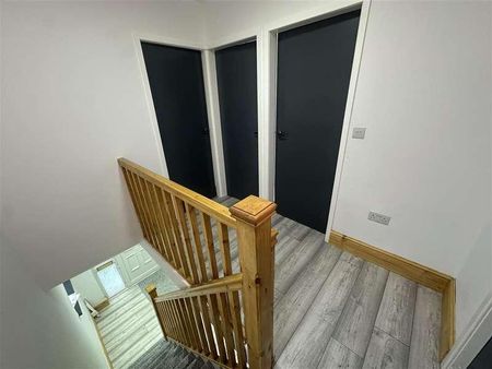 Hainworth Wood Road North, Keighley, BD21 - Photo 3