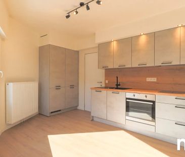 Zeer lichtrijk appartement met 1 slaapkamer te Heule! - Foto 1