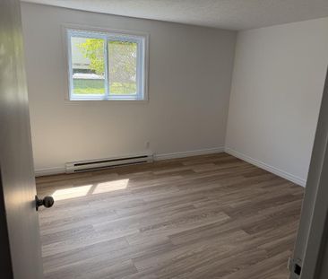 🏡 SUPERBE 4½ MODERNE À LOUER À BROMONT! 🏡 - Photo 2
