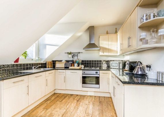 St. James Terrace, SW12 8HJ, London - Photo 1