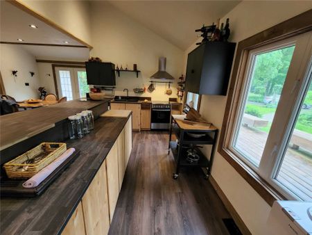 For Lease - 3968 30 Side Road, Innisfil, Ontario - Photo 2