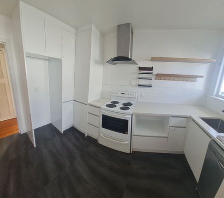 Charming 2BR Unit in New Lynn! - Photo 4