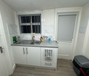 Room in a Shared House, Sperling Road, N17 - Photo 6