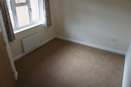 3 bedroom terraced house to rent - Photo 3